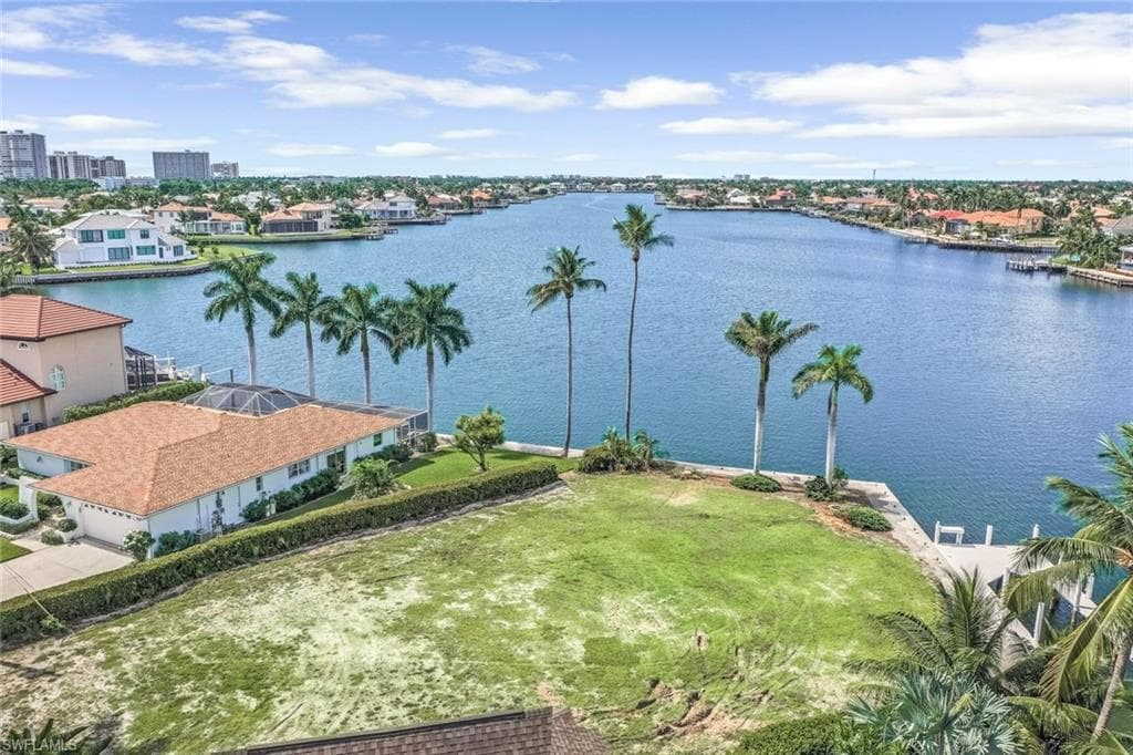 1072 Fieldstone DR MARCO ISLAND, FL 34145