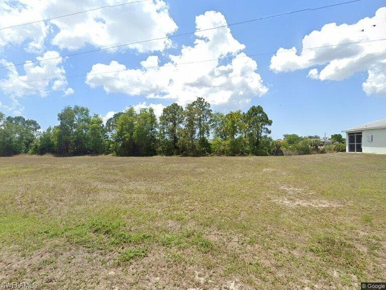 2926 NE 6th AVE CAPE CORAL, FL 33909