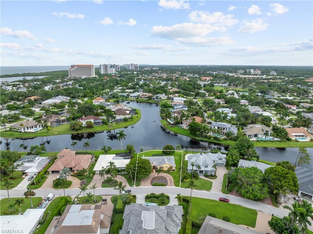 497 Devils LN NAPLES, FL 34103