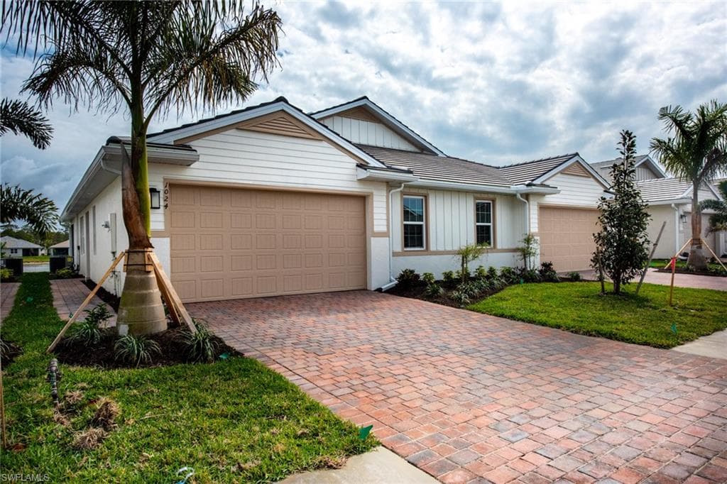 1024 Tranquil Brook DR NAPLES, FL 34114