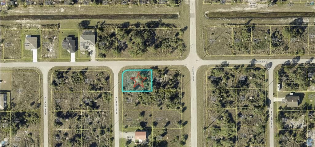 901 Norton AVE S LEHIGH ACRES, FL 33974