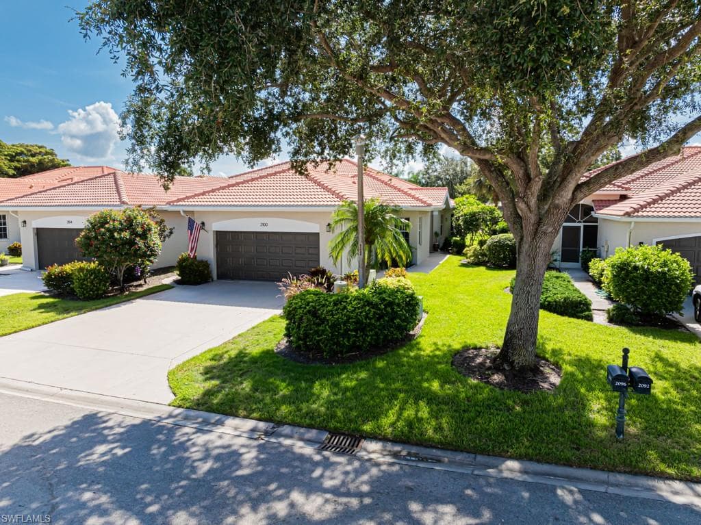 2100 Crestview WAY NAPLES, FL 34119