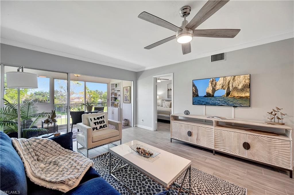 668 Broad AVE S J668 NAPLES, FL 34102