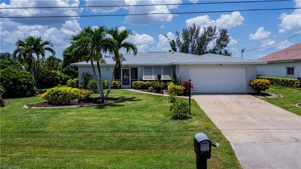 2514 Retunda PKWY W CAPE CORAL, FL 33904