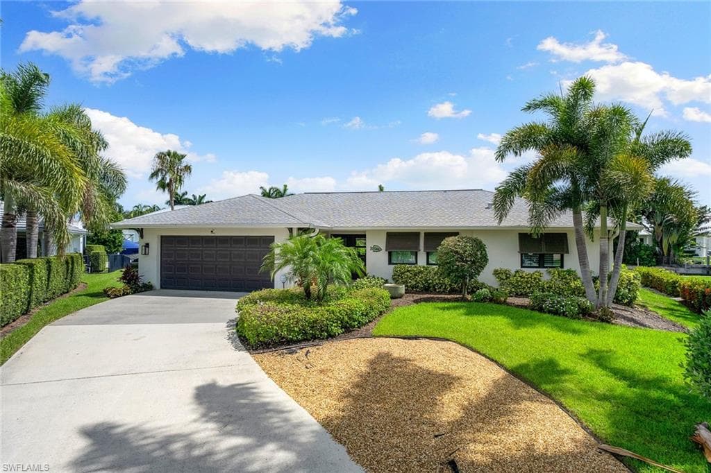 1560 Bluefin CT NAPLES, FL 34102