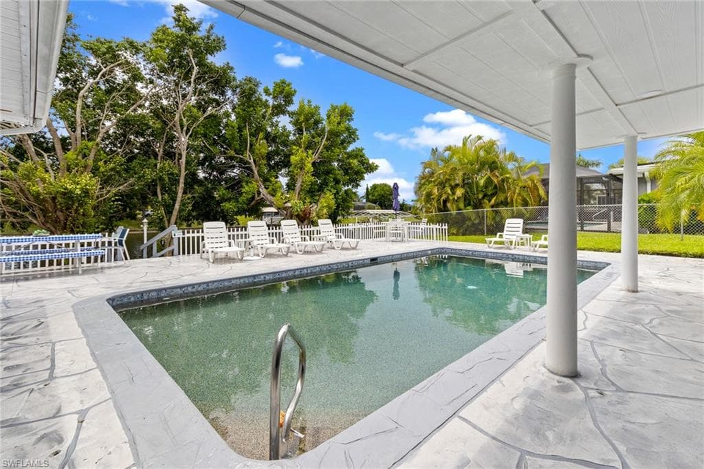 1518 32nd ST CAPE CORAL, FL 33904