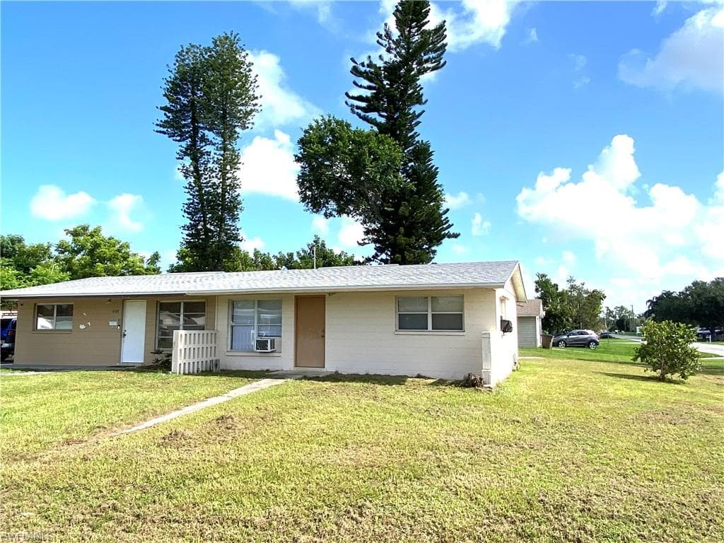 1101 Westminster ST W LEHIGH ACRES, FL 33936