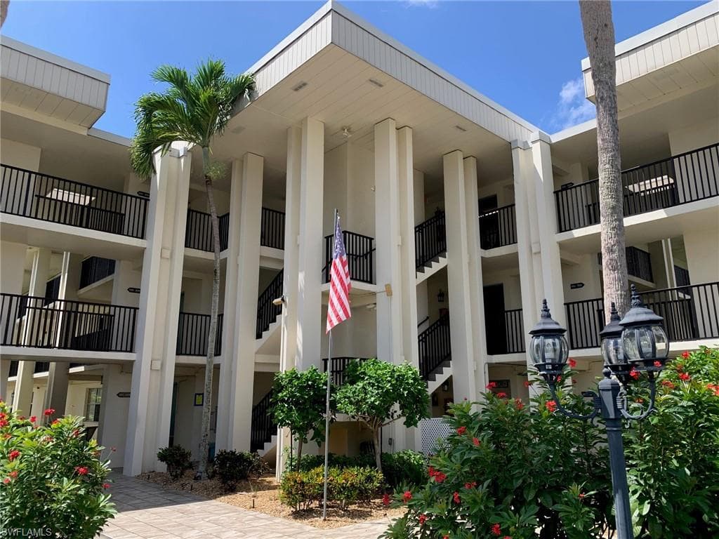 1828 Pine Valley DR 115 FORT MYERS, FL 33907