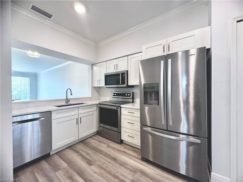 3235 Cypress Glen WAY 309 NAPLES, FL 34109