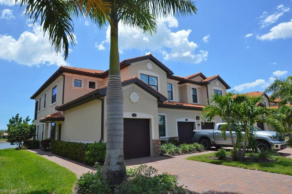 26197 Palace LN 102 BONITA SPRINGS, FL 34135
