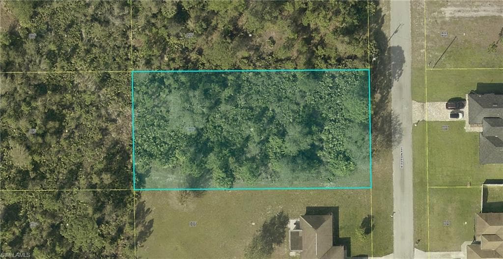 909 Jefferson AVE LEHIGH ACRES, FL 33936