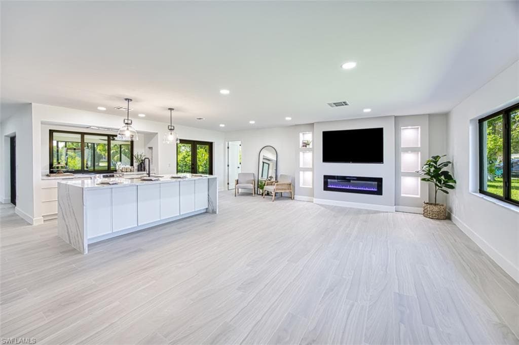 900 Roseate DR NAPLES, FL 34104