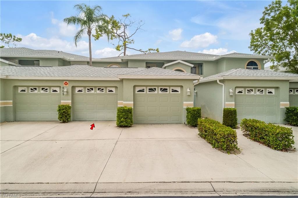 905 New Waterford DR 103 NAPLES, FL 34104