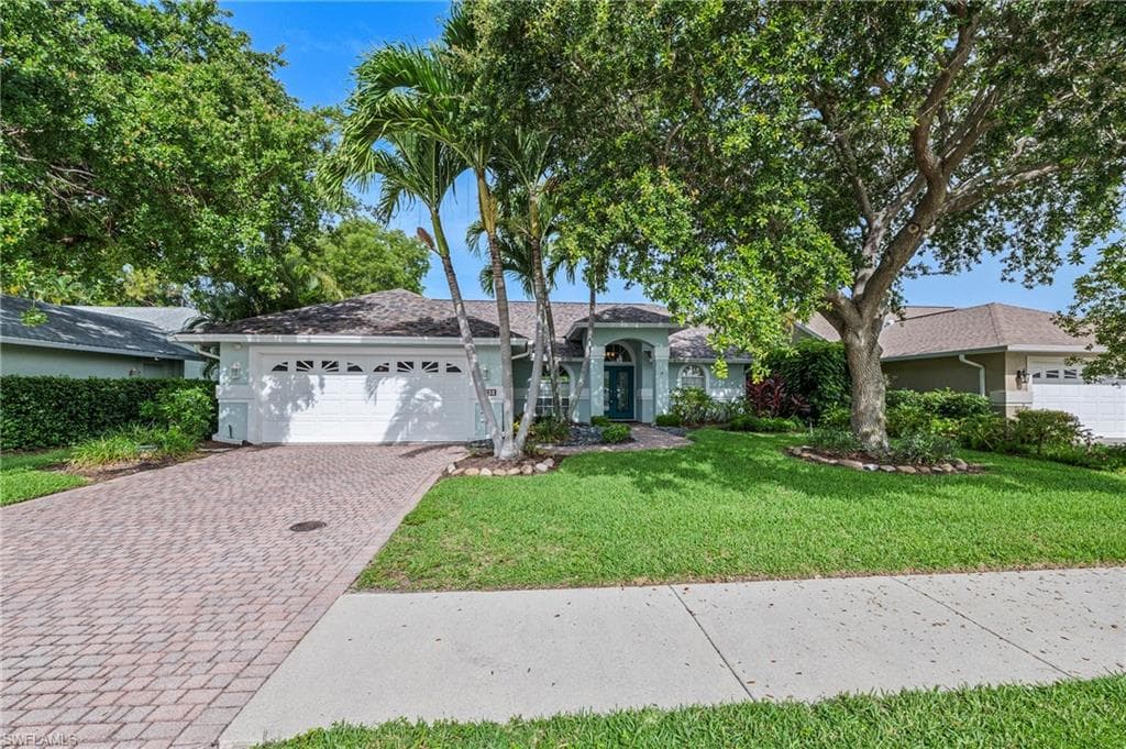 1983 Crown Pointe BLVD NAPLES, FL 34112