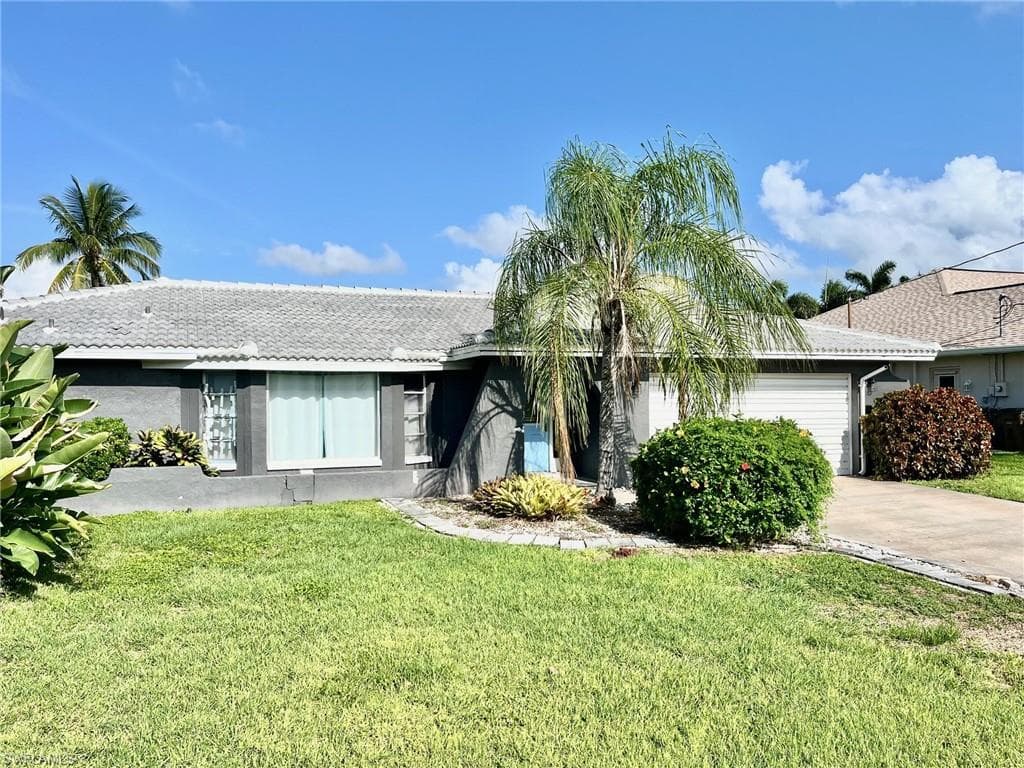5208 SW 3rd AVE CAPE CORAL, FL 33914