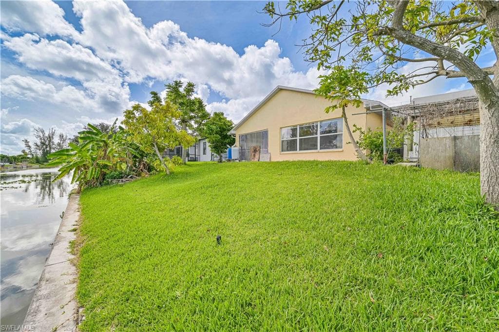 163 SE 16th ST CAPE CORAL, FL 33990