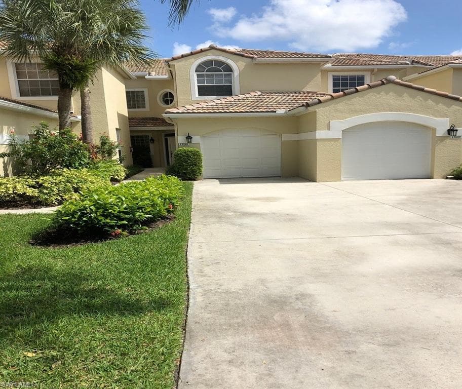 57 Silver Oaks CIR 202 NAPLES, FL 34119