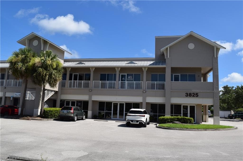 3825 Beck BLVD 704 NAPLES, FL 34114