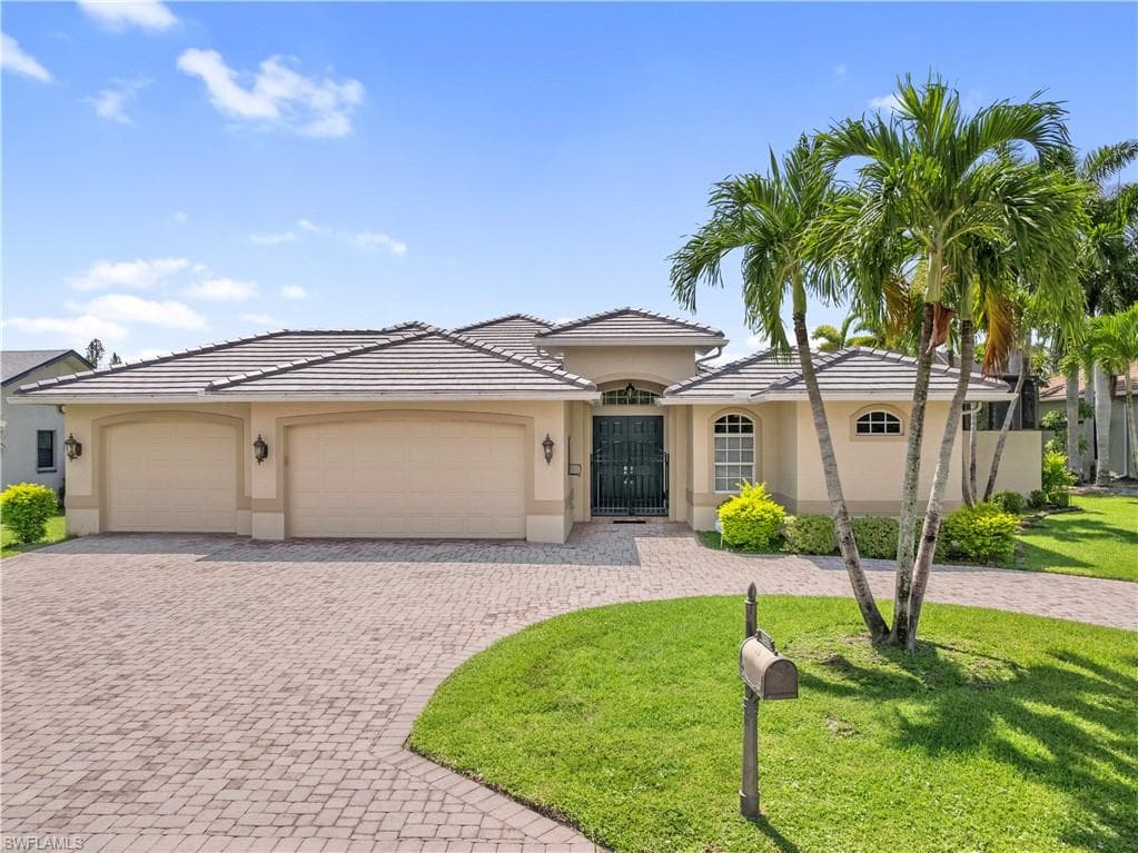 4856 Conover CT FORT MYERS, FL 33908