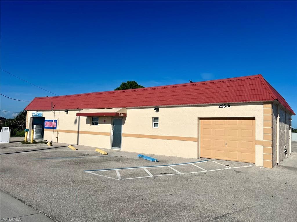 226 Homestead RD S LEHIGH ACRES, FL 33936