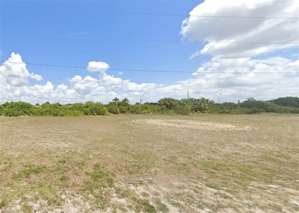 2747 NE 5th PL CAPE CORAL, FL 33909