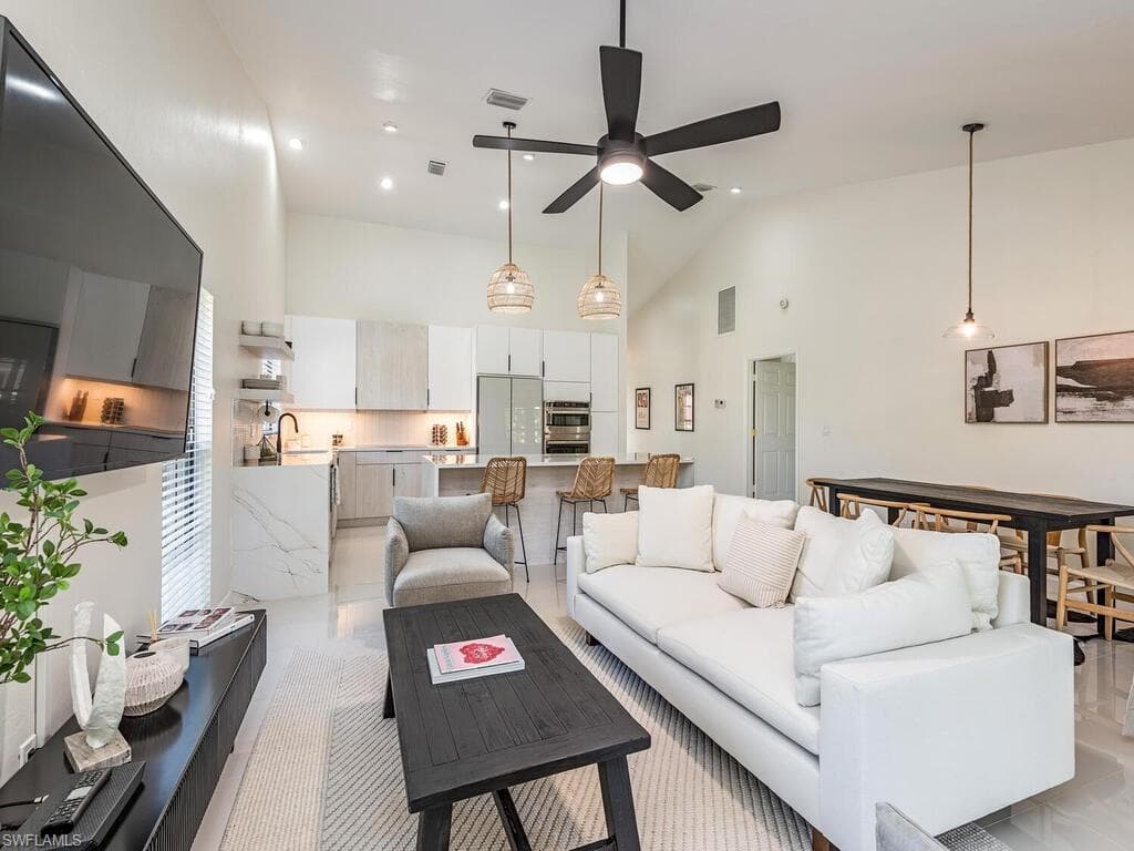 13004 parktree CT SW 6-R NAPLES, FL 34110