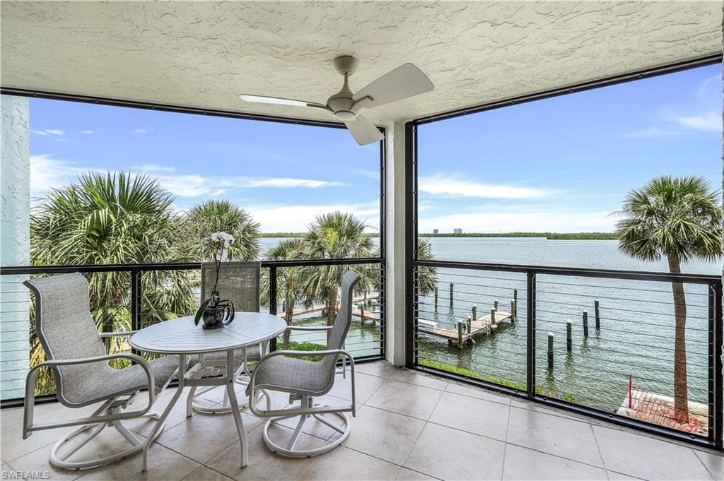 1085 Bald Eagle DR B302 MARCO ISLAND, FL 34145