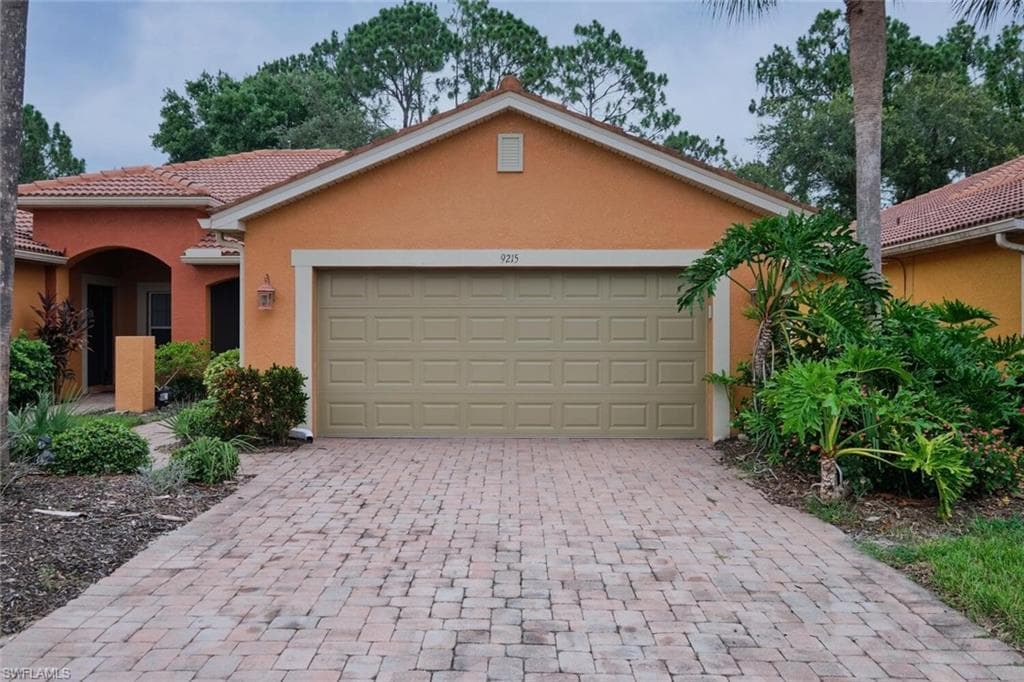 9215 Aegean CIR LEHIGH ACRES, FL 33936