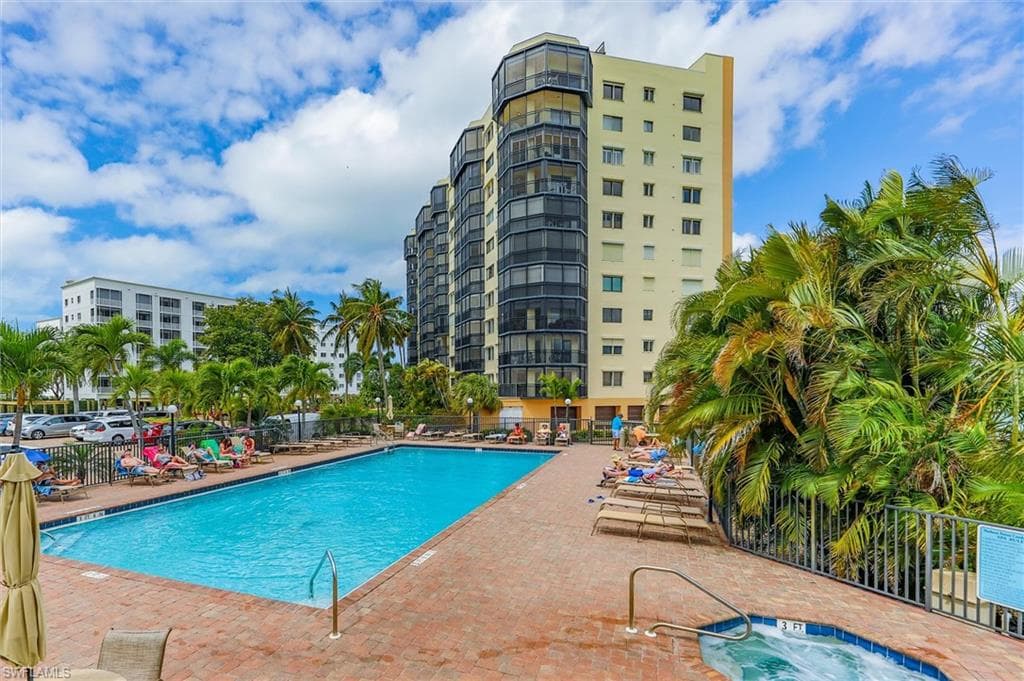 4263 Bay Beach LN 111 FORT MYERS BEACH, FL 33931