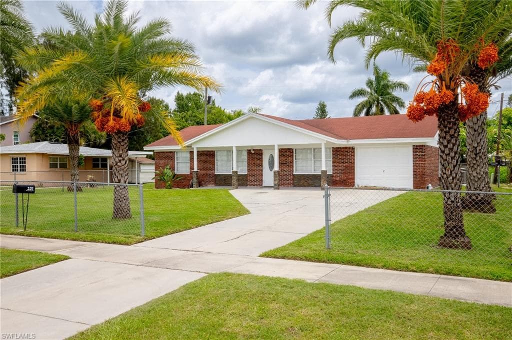 321 E El Paso AVE CLEWISTON, FL 33440