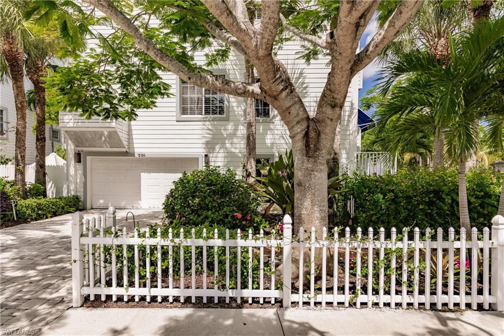 996 8th AVE S 203