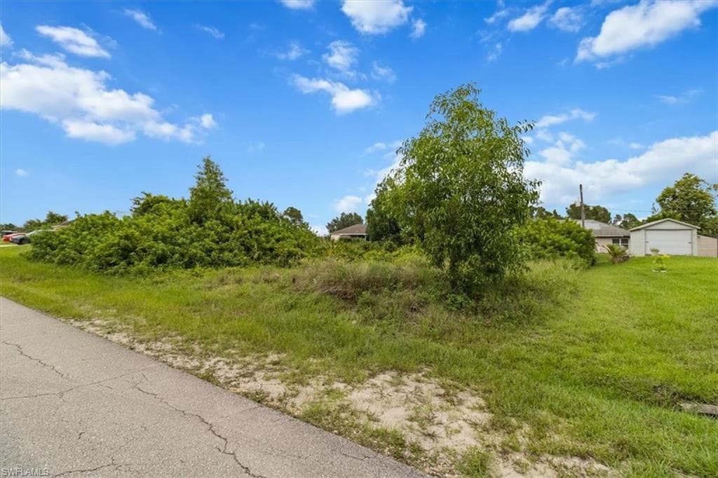 3912 18th ST W LEHIGH ACRES, FL 33971