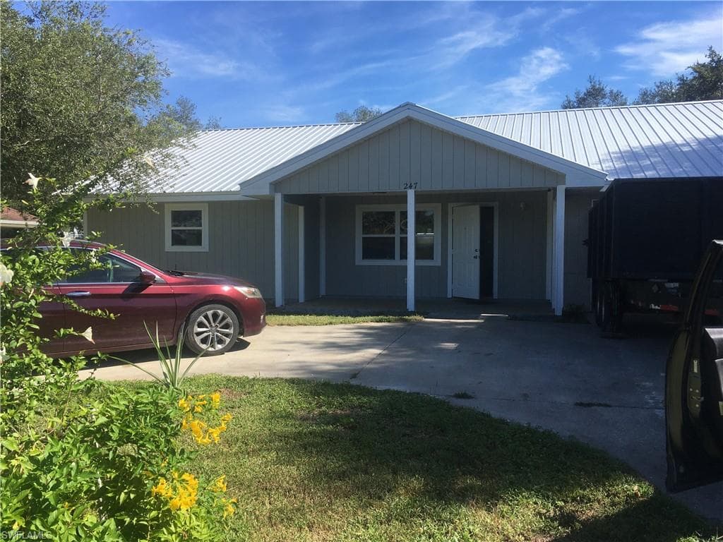 247 CITRUS ST LABELLE, FL 33935