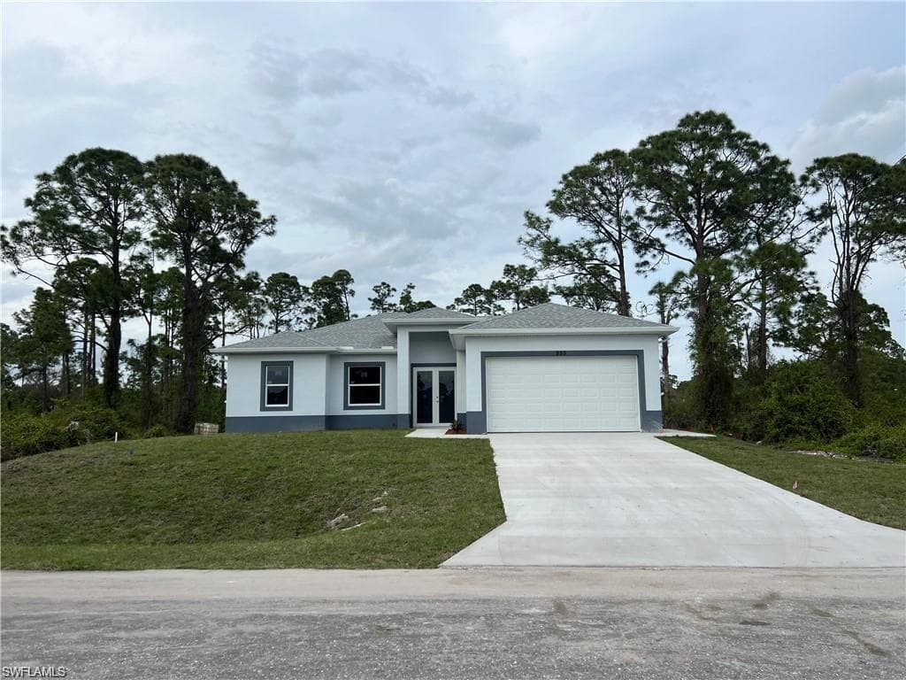 2604 38th ST W LEHIGH ACRES, FL 33971