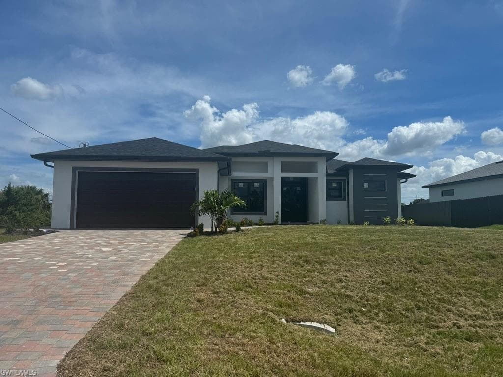 3215 33rd ST SW LEHIGH ACRES, FL 33976