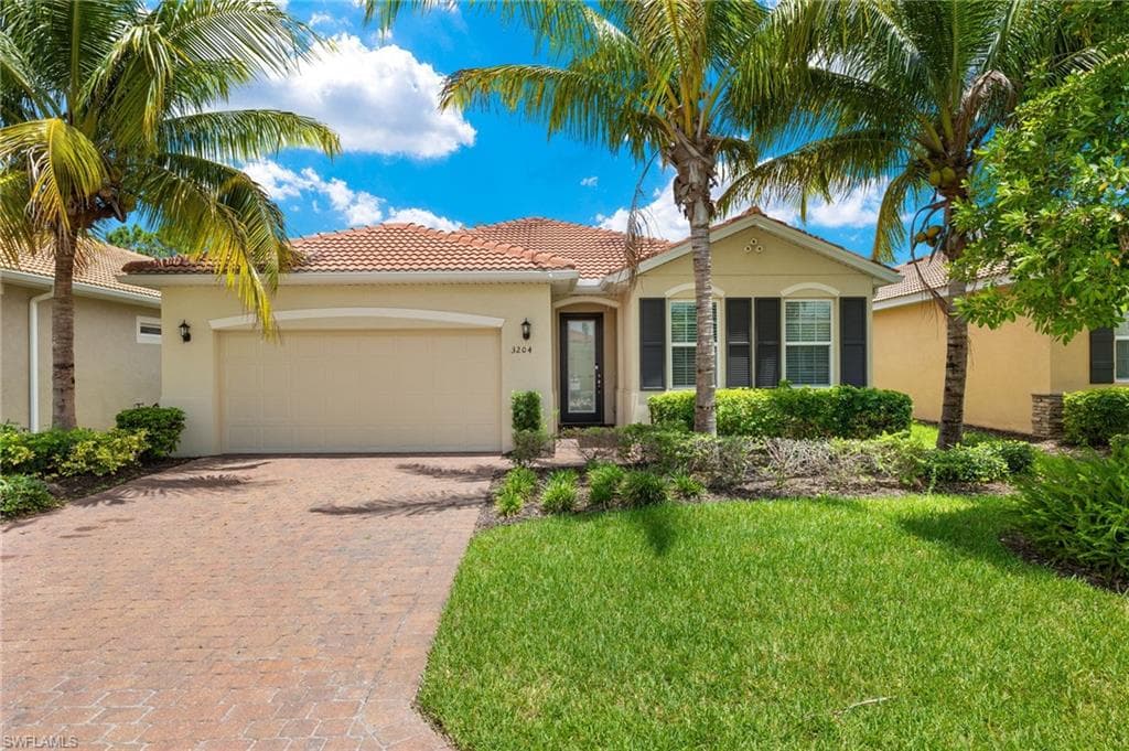 3204 Royal Gardens AVE FORT MYERS, FL 33916