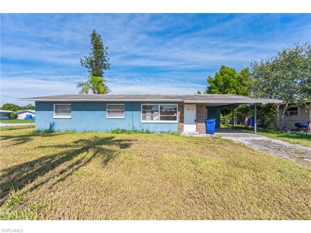 36 Castlebar CIR FORT MYERS, FL 33905