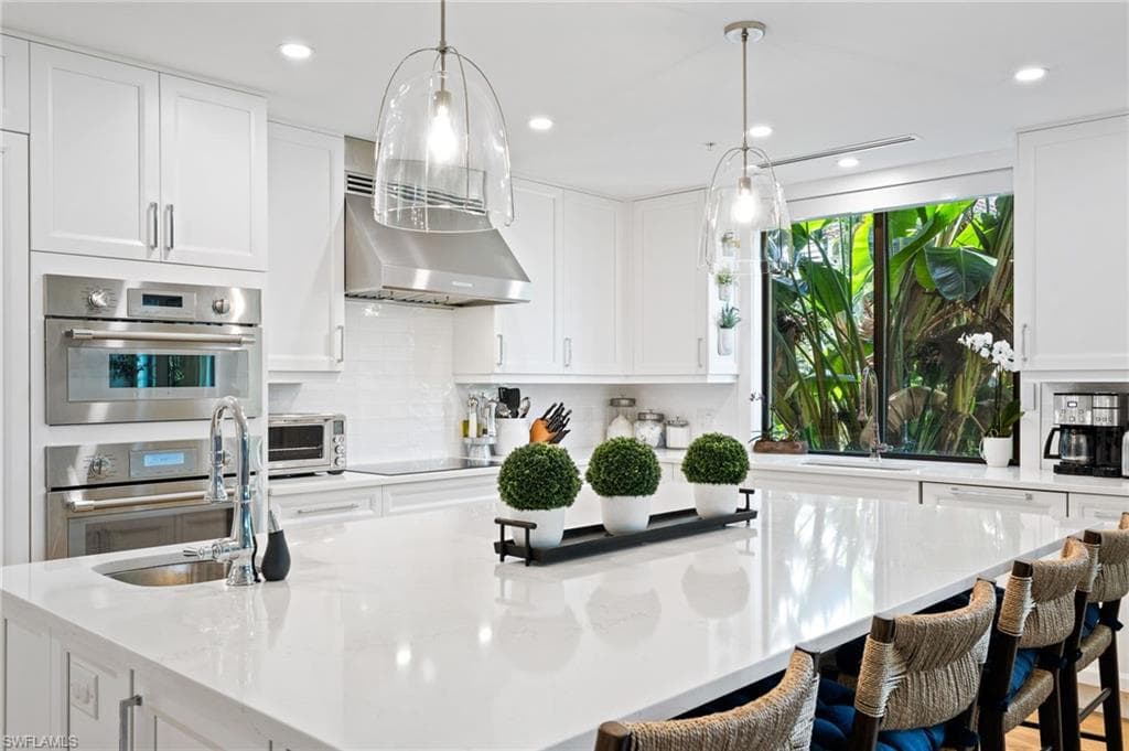 965 Sandpiper ST J103 NAPLES, FL 34102