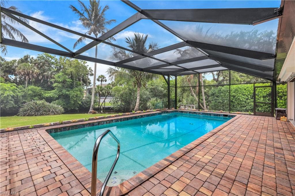 152 Oakwood DR NAPLES, FL 34110