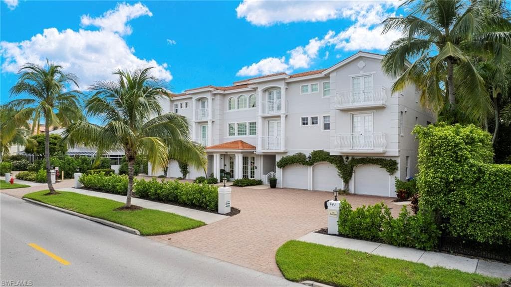 741 3rd ST S 5 NAPLES, FL 34102