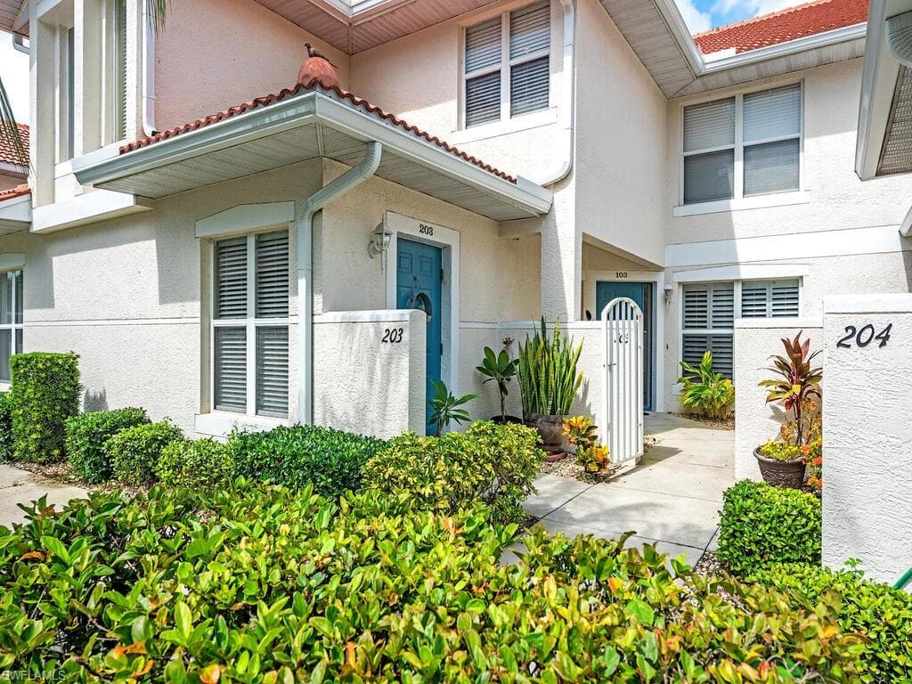 5100 Cedar Springs DR 103 NAPLES, FL 34110