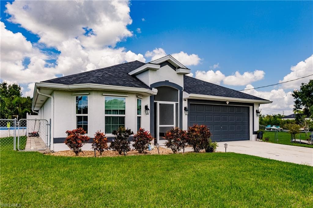 1009 Agnes AVE LEHIGH ACRES, FL 33971