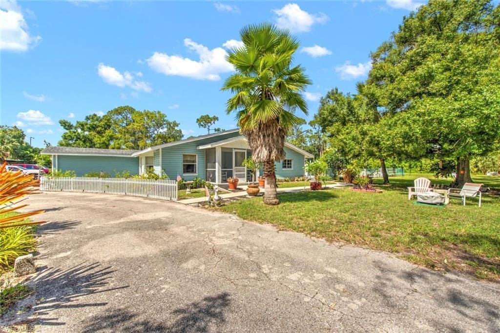 7646 Marx DR NORTH FORT MYERS, FL 33917