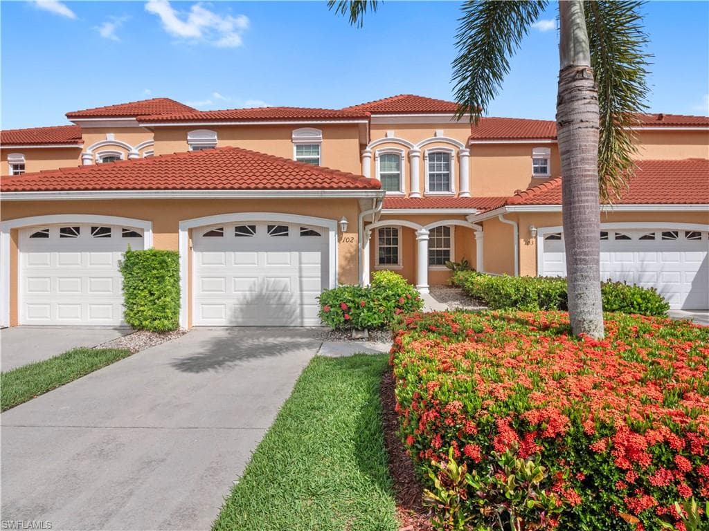 13971 Eagle Ridge Lakes DR 102 FORT MYERS, FL 33912