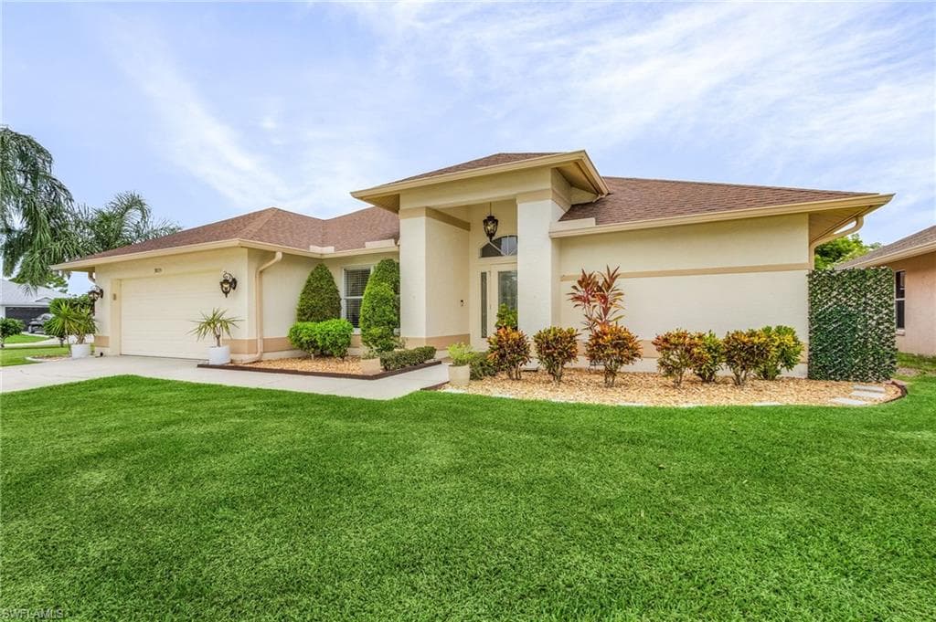 3855 Groton CT NAPLES, FL 34112