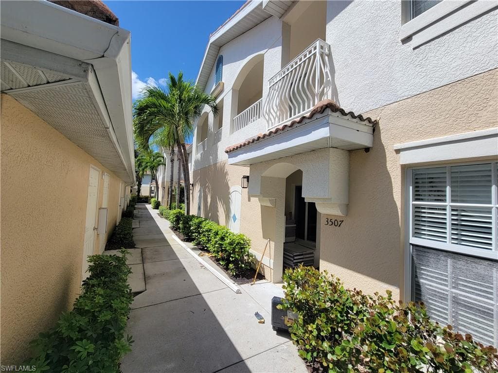 3037 Driftwood WAY 3505 NAPLES, FL 34109
