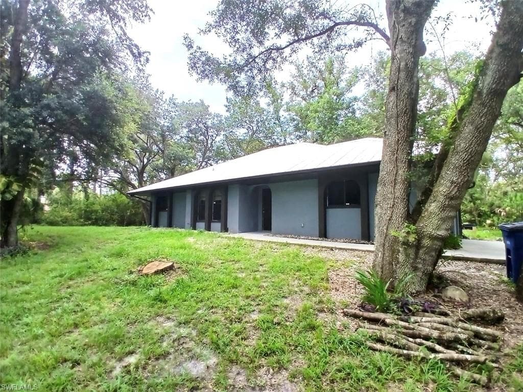 1902 Roosevelt AVE LEHIGH ACRES, FL 33972