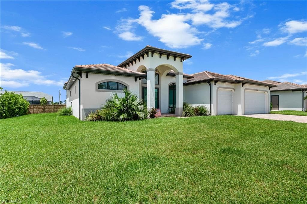 854 Palmetto Pointe CIR CAPE CORAL, FL 33991