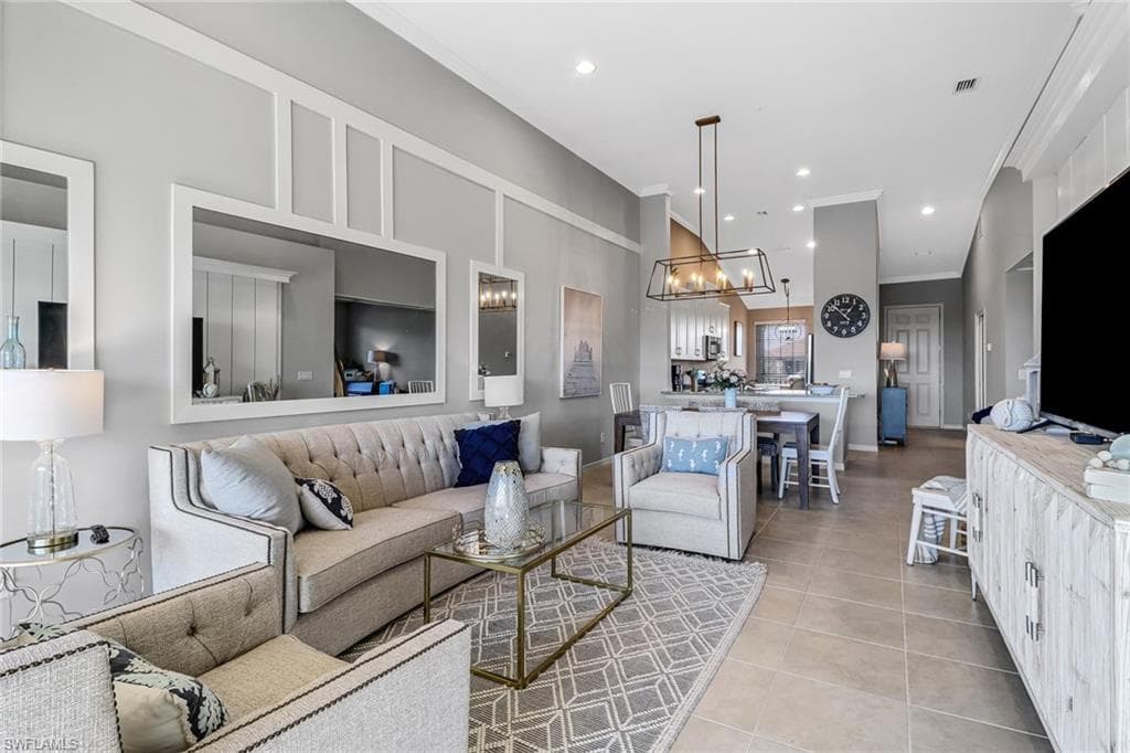 9440 Benvenuto CT 3-201 NAPLES, FL 34119