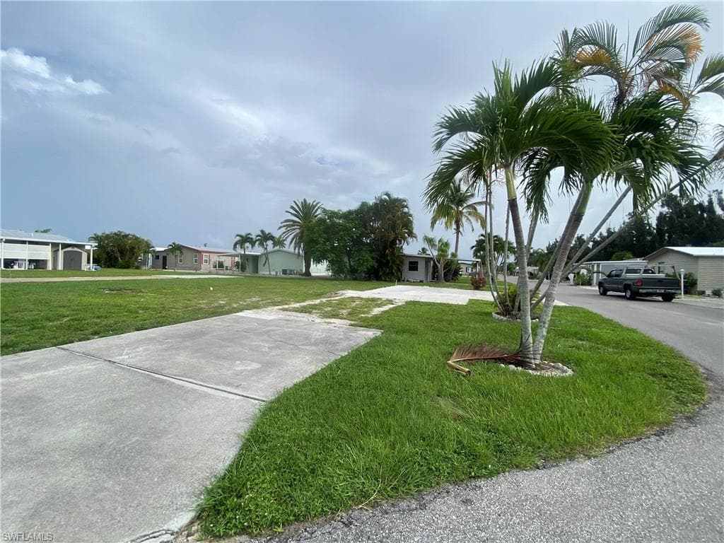 4904 Needlefish LN ST. JAMES CITY, FL 33956